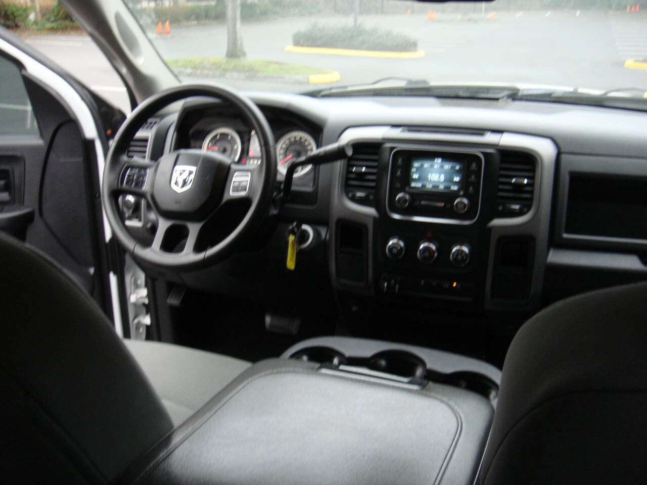 Used 2014 RAM 2500 Tradesman w/ Chrome Appearance Group image 16