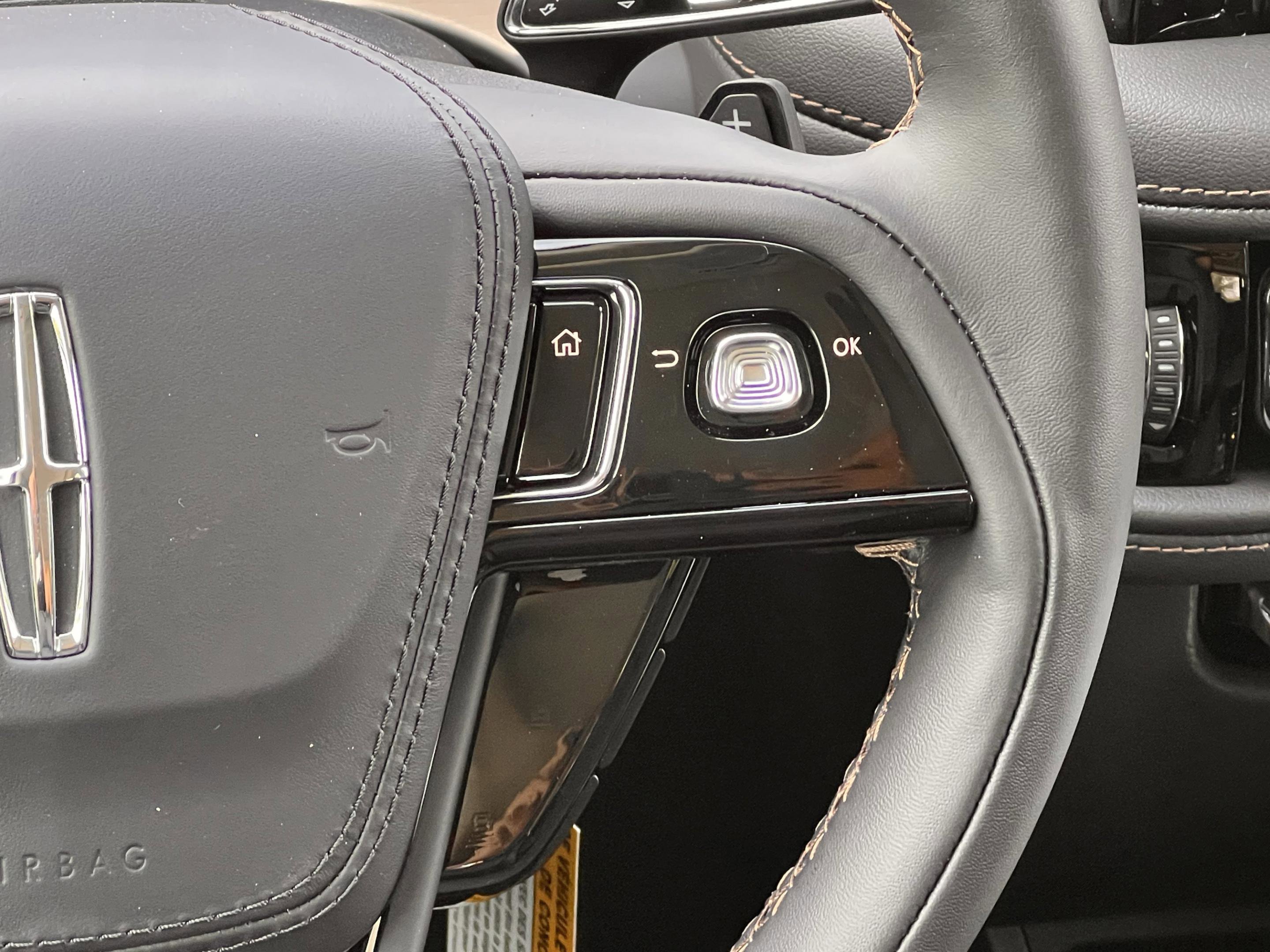 Used 2026 Lincoln Aviator 2WD image 11