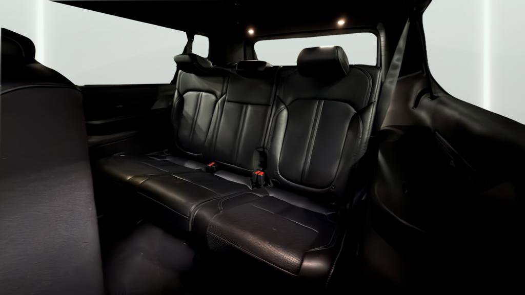 Used 2024 Jeep Wagoneer L Series III w/ Flexible Seating Group image 31