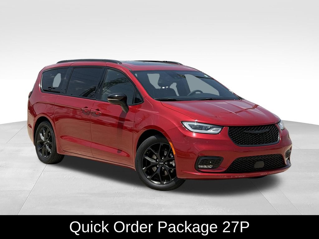 Used 2025 Chrysler Pacifica Limited FWD video 2