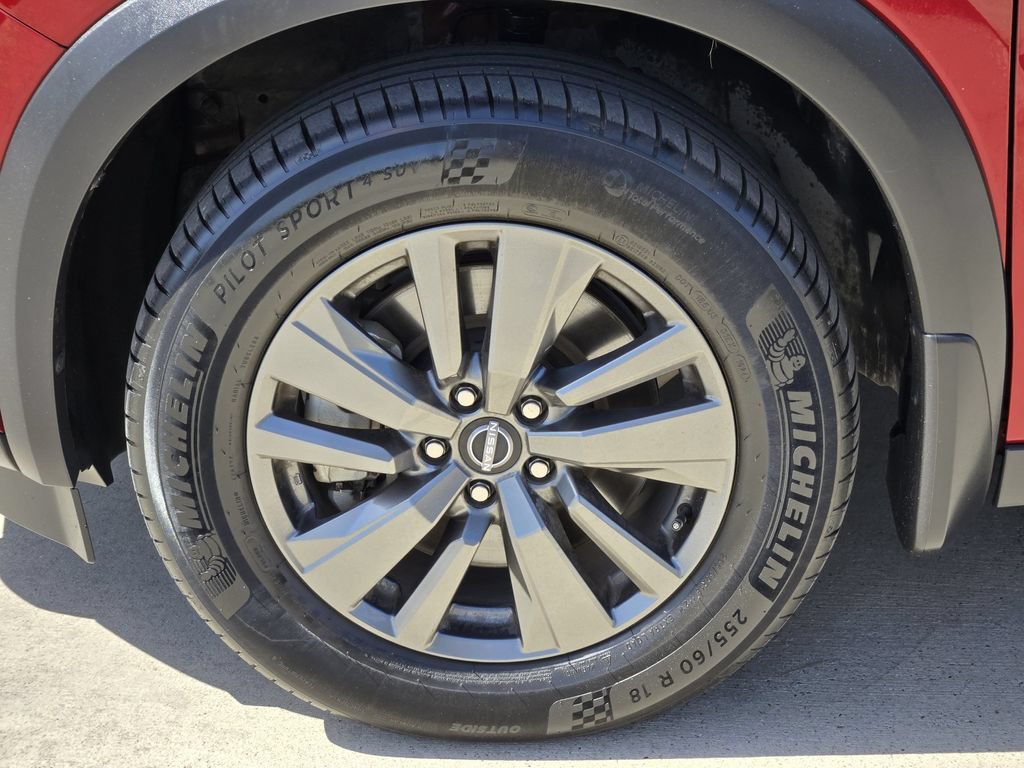Used 2022 Nissan Pathfinder SV w/ SV Black Package FWD image 8
