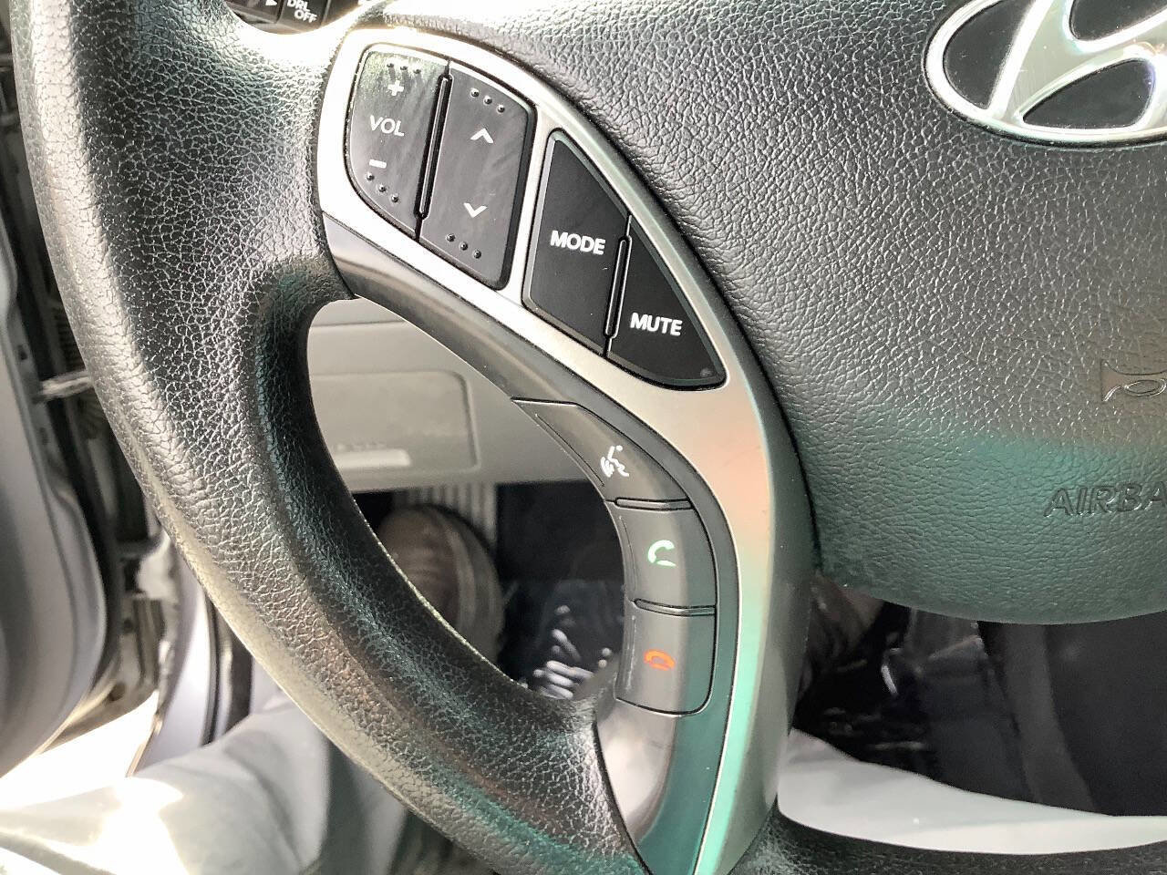 Used 2013 Hyundai Elantra GLS w/ Preferred Pkg FWD image 42