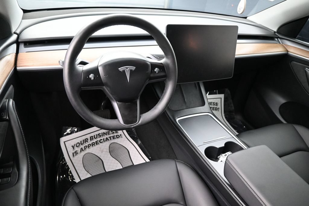 Used 2024 Tesla Model Y Long Range AWD/4WD image 21