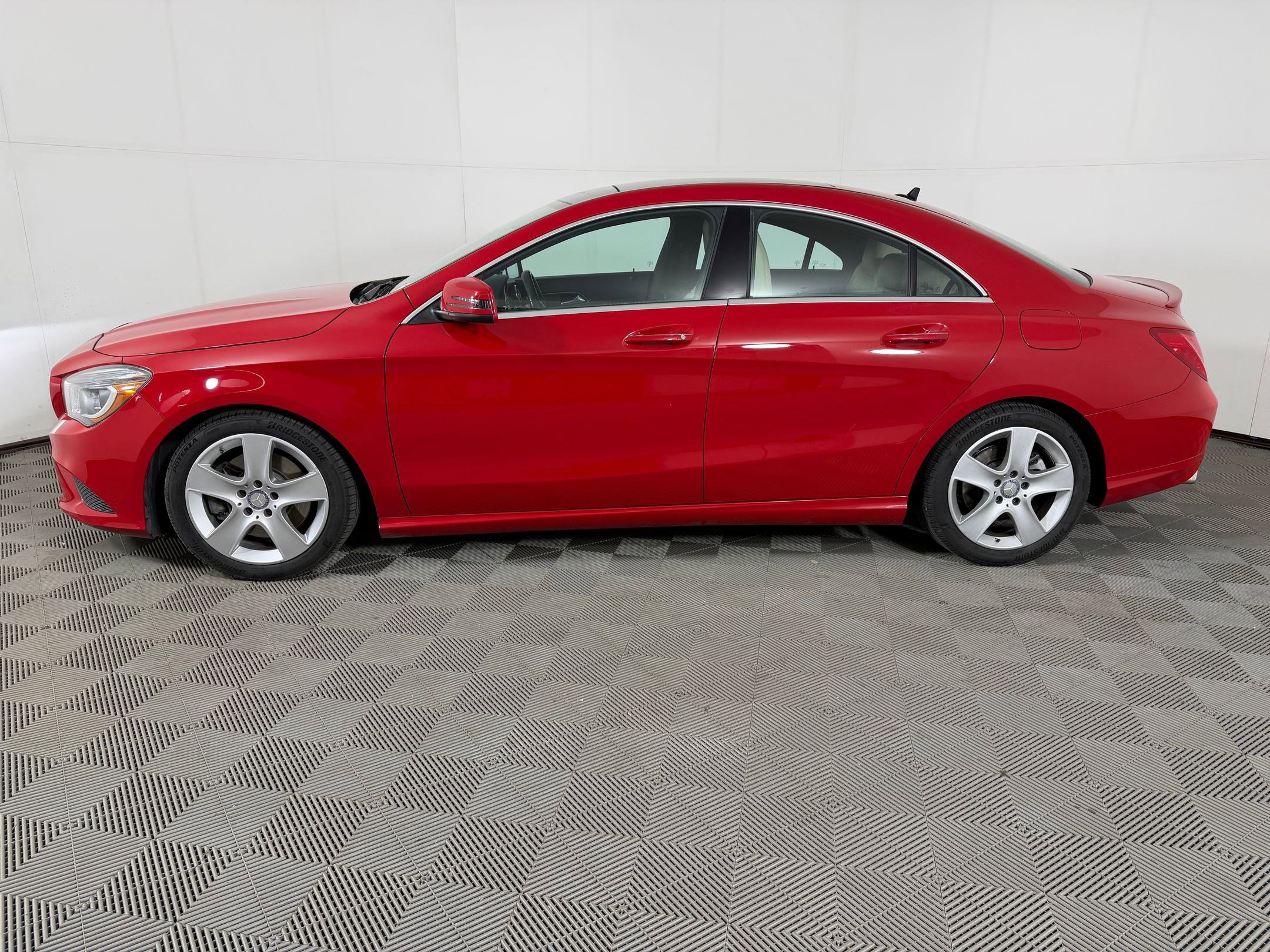 Used 2016 Mercedes-Benz CLA 250 4MATIC image 2