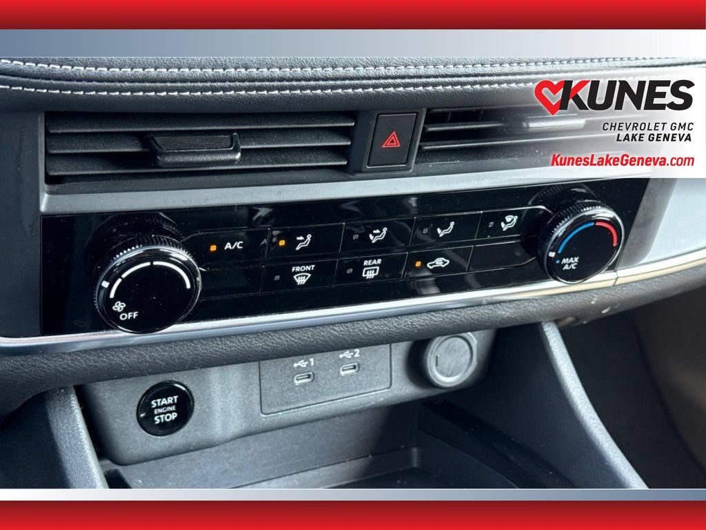 Used 2024 Nissan Rogue S FWD image 28