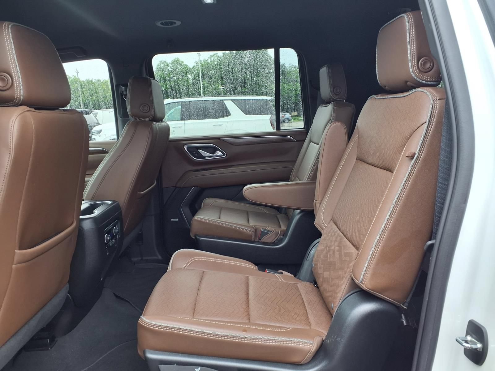 Used 2023 Chevrolet Suburban High Country w/ Max Trailering Package AWD/4WD image 18