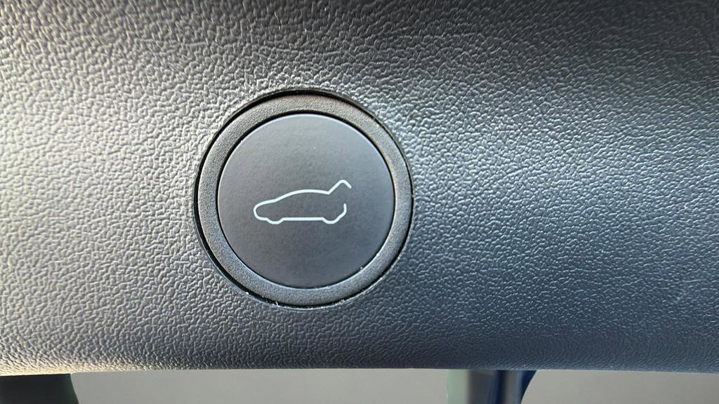 Used 2024 Tesla Model Y Performance image 18