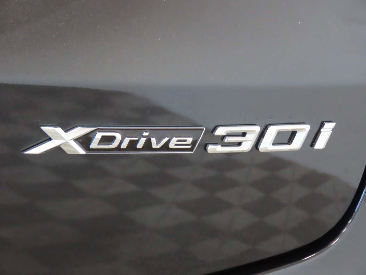 Used 2025 BMW X4 xDrive30i image 6