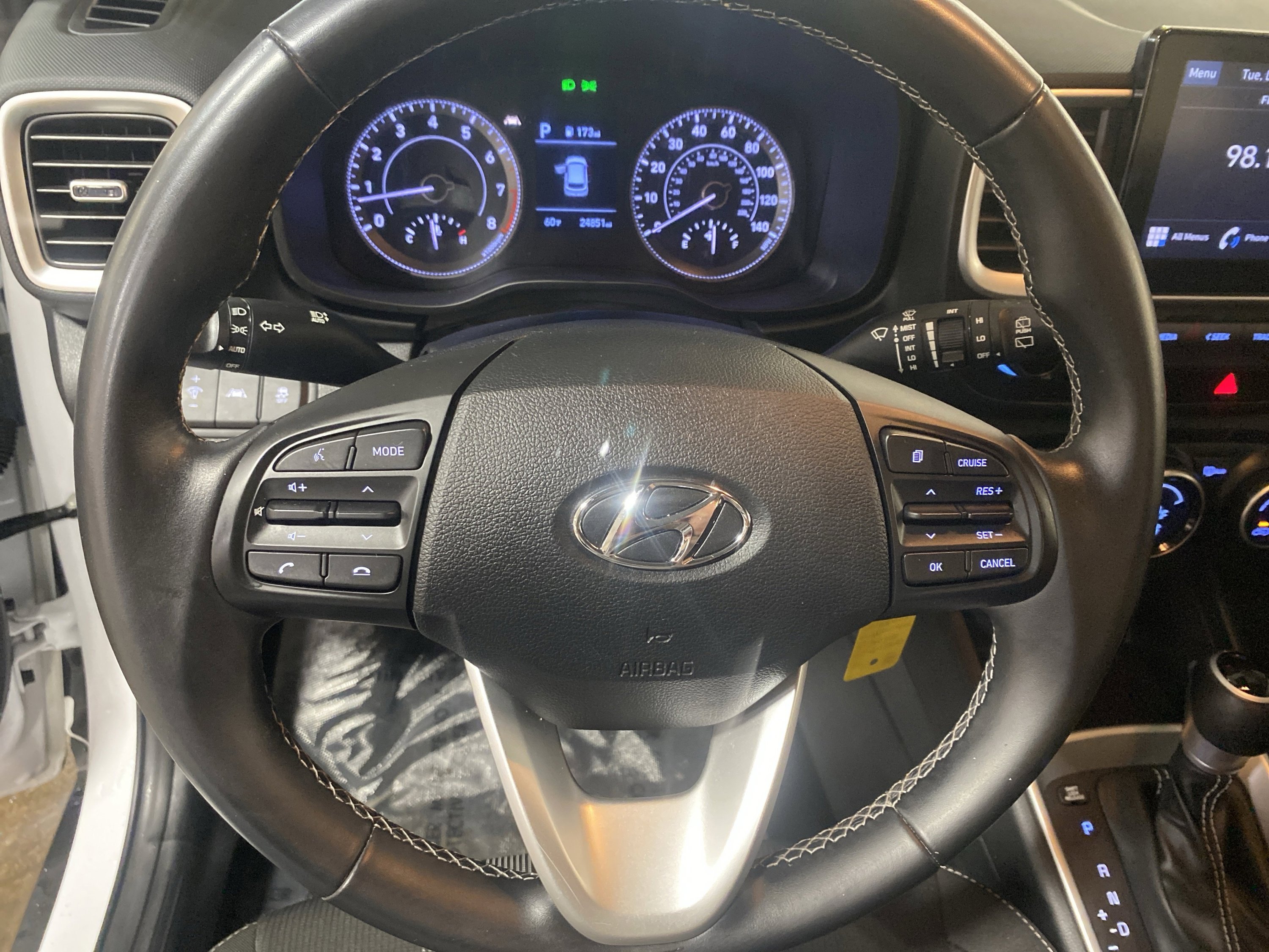 Used 2022 Hyundai Venue SEL image 18