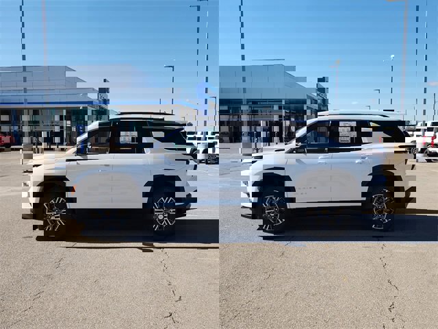 New 2026 Chevrolet Traverse LT image 4