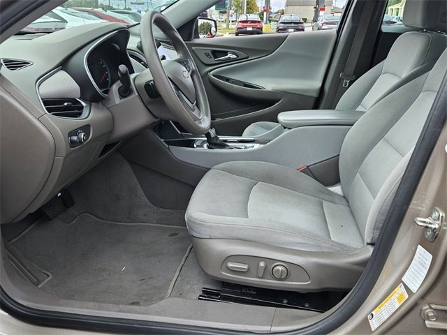 Used 2022 Chevrolet Malibu LT image 5