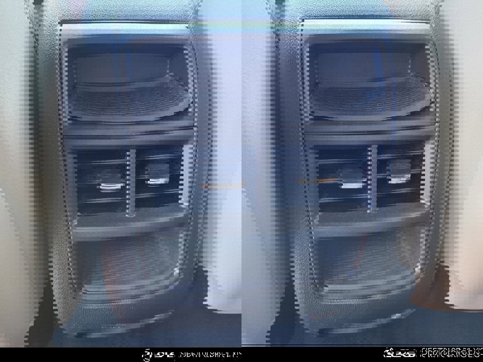 Used 2018 Cadillac XT5 Luxury w/ Driver Awareness Package image 29