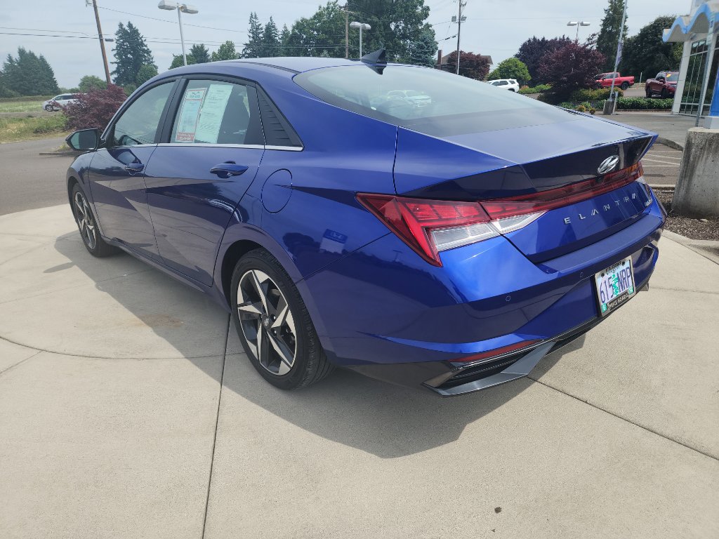 Used 2022 Hyundai Elantra Limited image 4