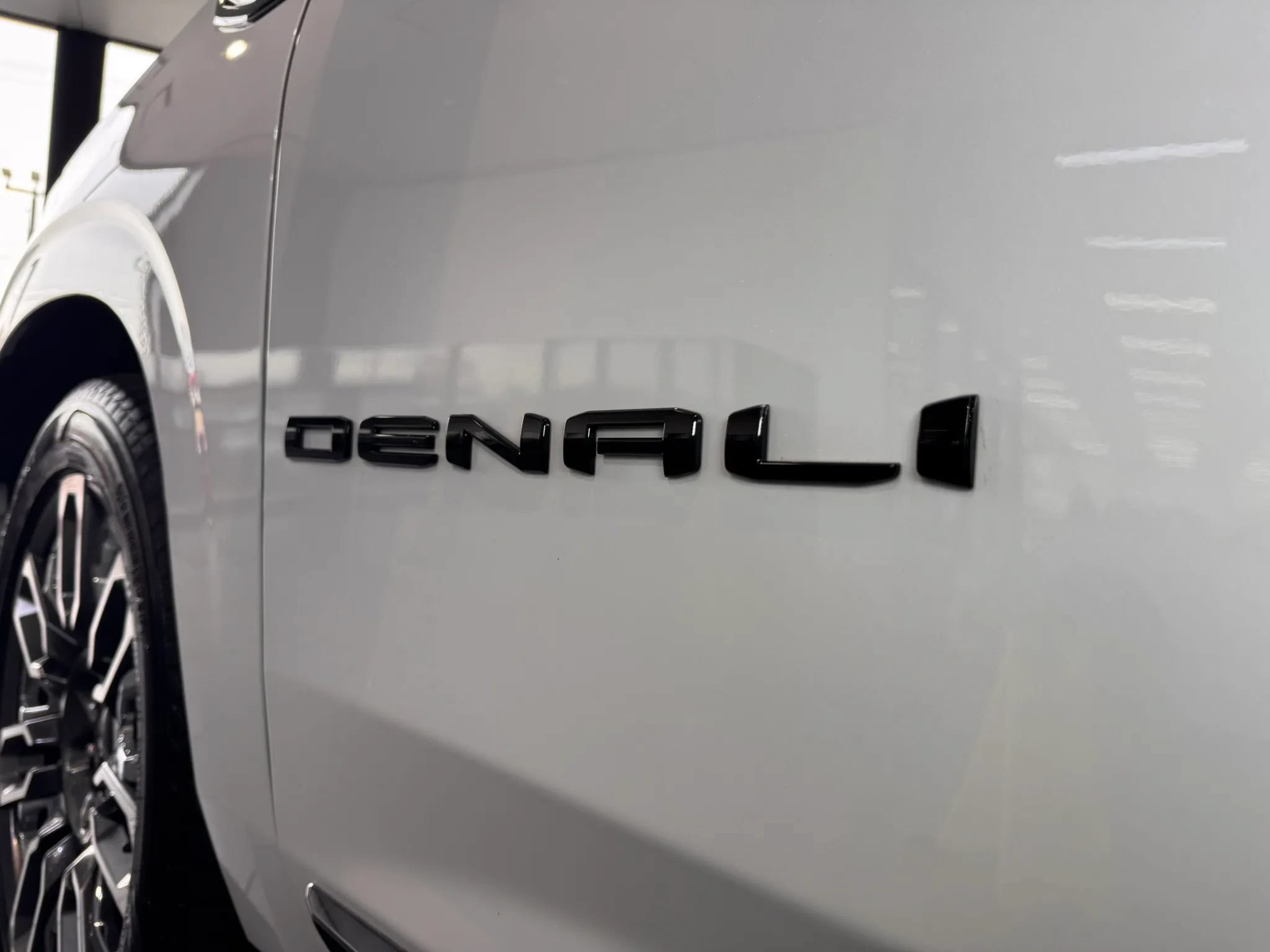 Used 2023 GMC Yukon Denali Ultimate AWD/4WD image 54