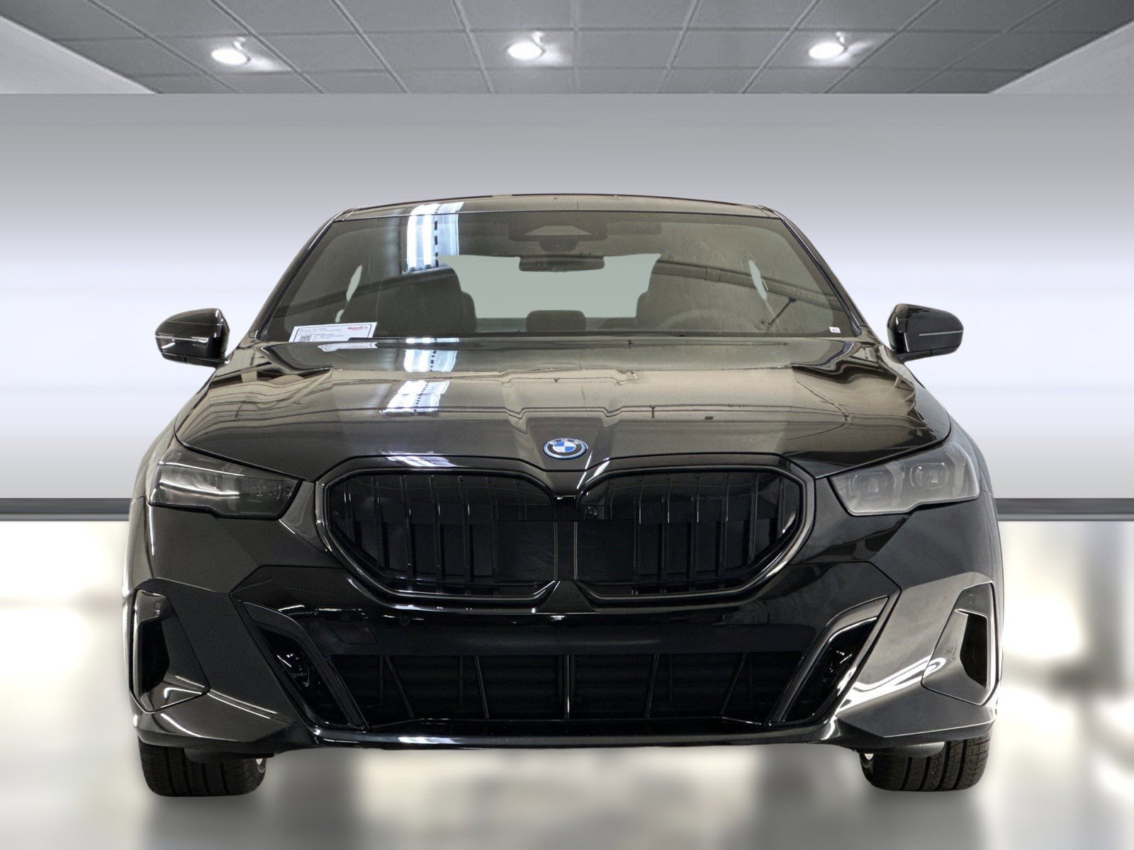 New 2026 BMW 550e xDrive w/ Premium Package image 5