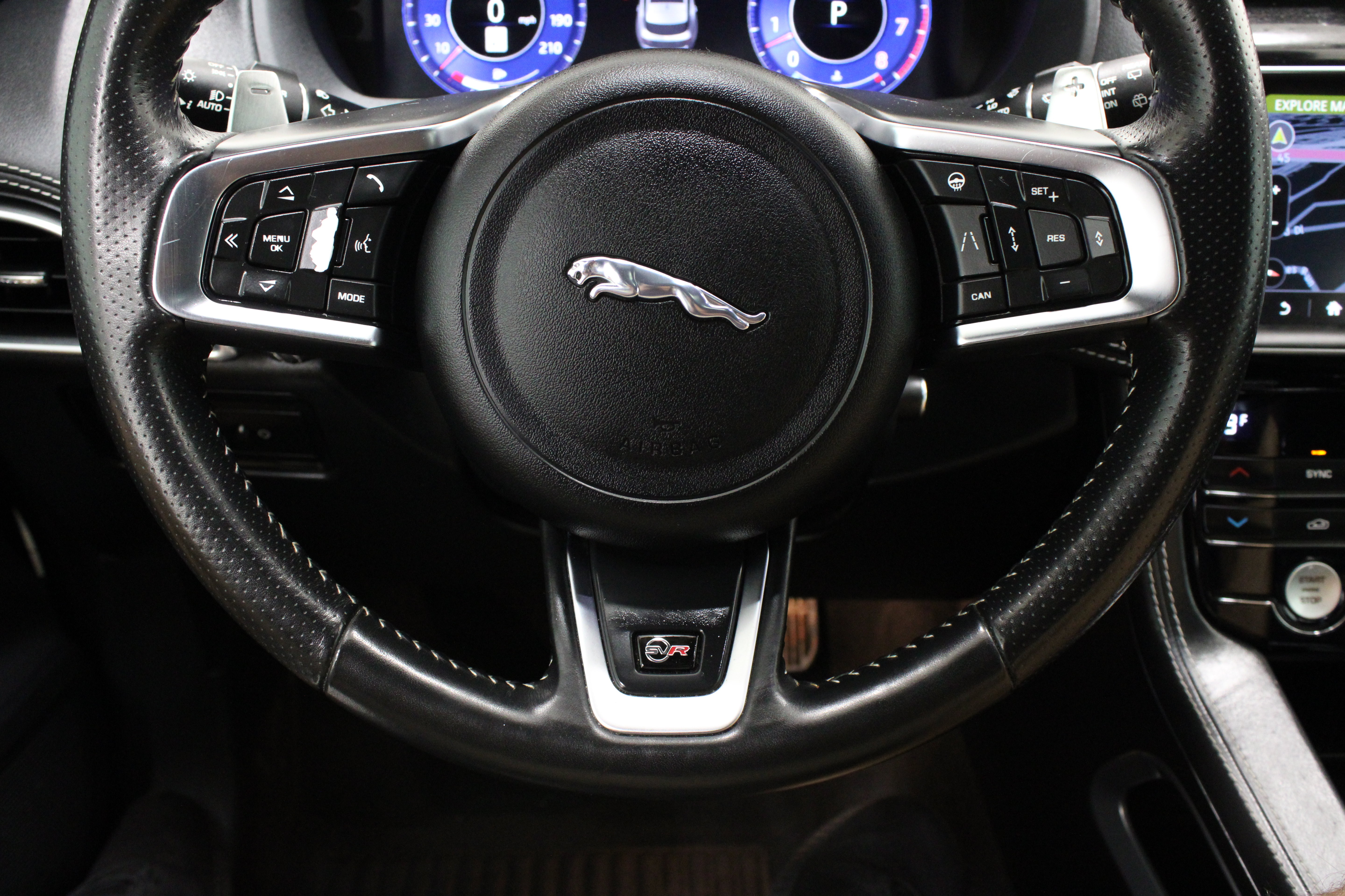 Used 2020 Jaguar F-PACE SVR AWD/4WD image 25
