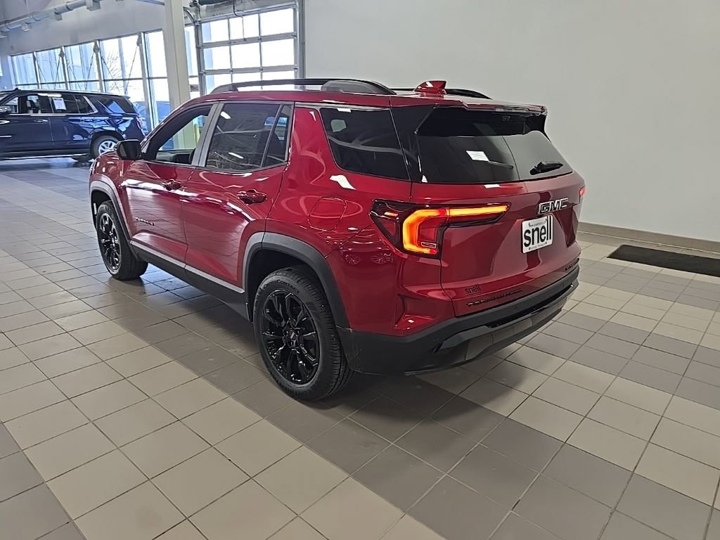 Used 2026 GMC Terrain Elevation w/ Elevation Premium Package image 3