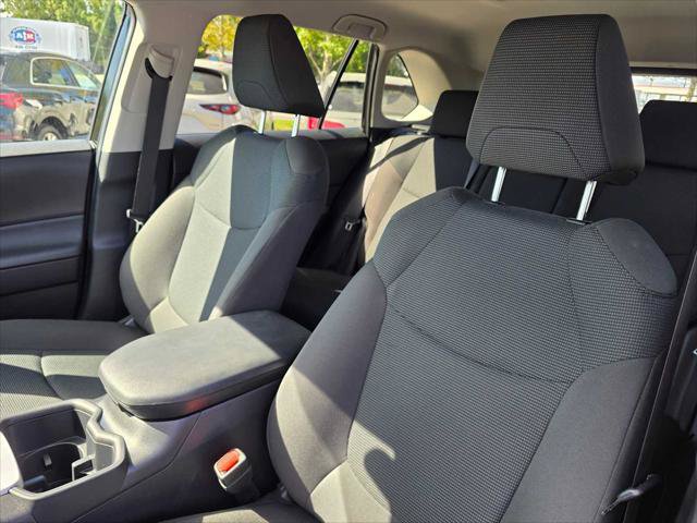 Used 2025 Toyota RAV4 LE AWD/4WD image 21