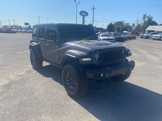 Used 2024 Jeep Wrangler Unlimited Rubicon w/ XTREMEE 35" Tire Package AWD/4WD image 8