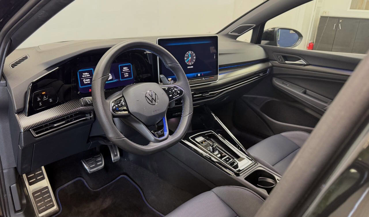 Used 2025 Volkswagen Golf R Black Edition image 42