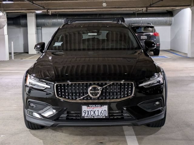 New 2026 Volvo V60 B5 Cross Country Plus w/ Climate Package AWD/4WD image 8