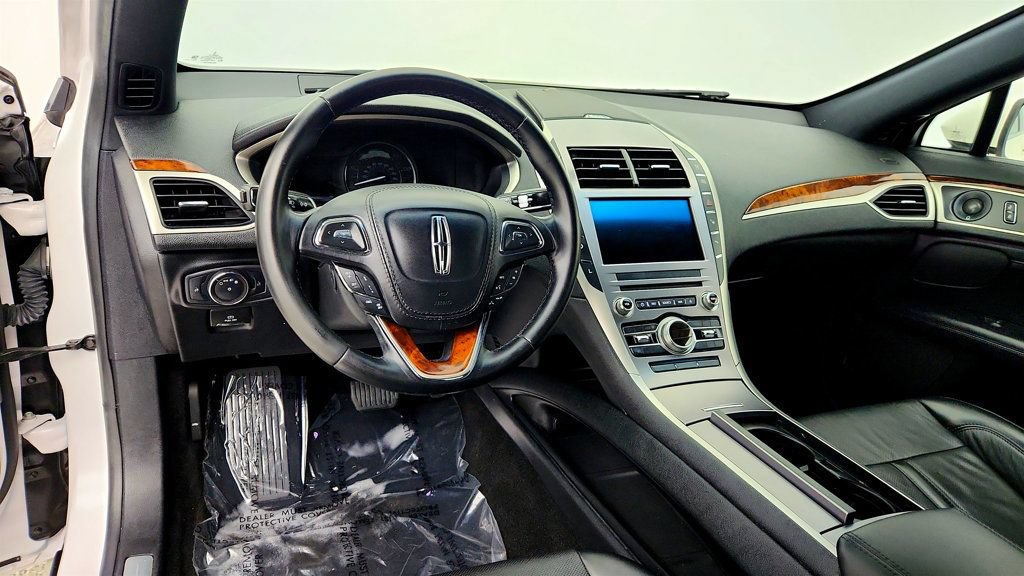 Used 2020 Lincoln MKZ Reserve FWD image 13