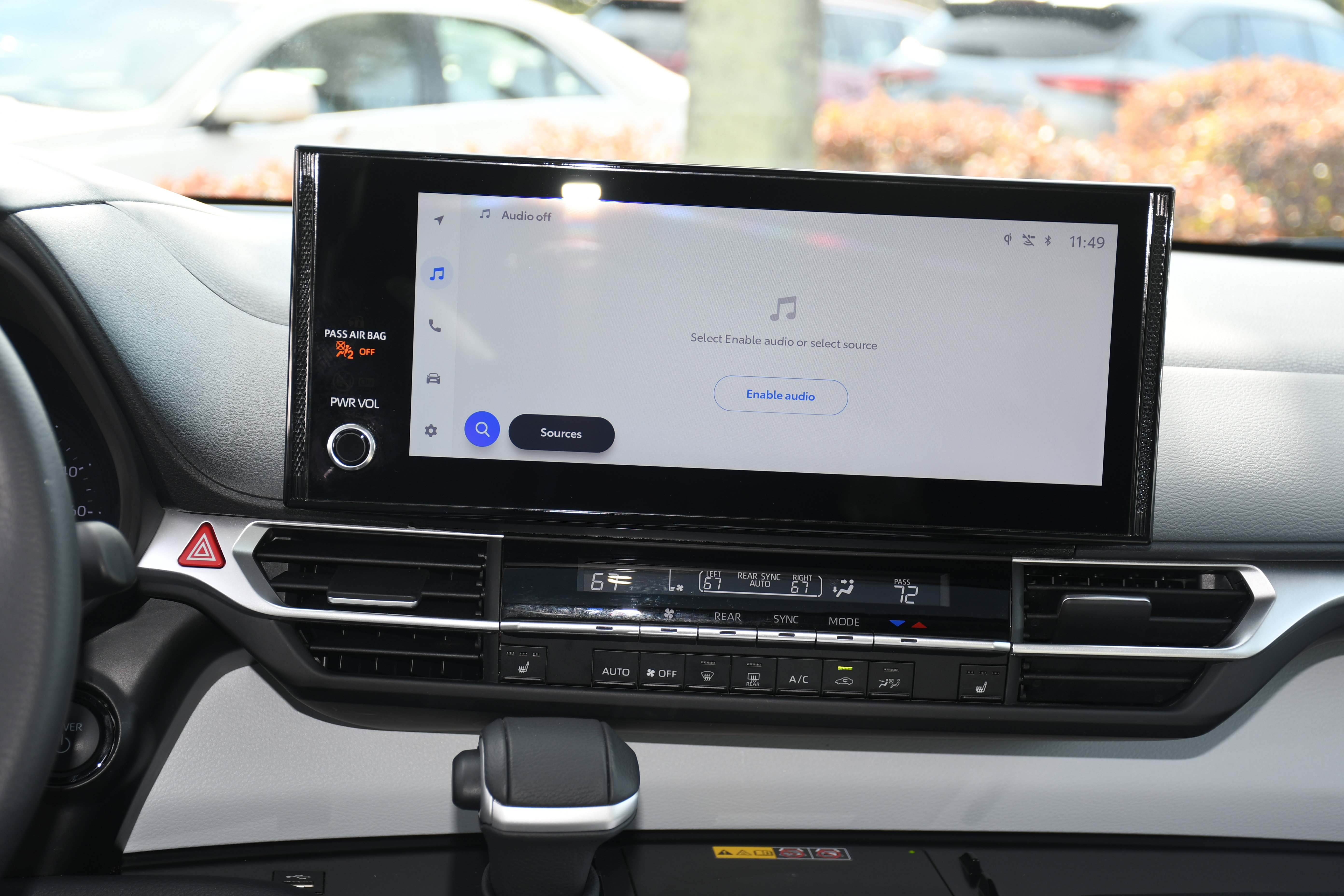 Used 2025 Toyota Sienna XLE w/ XLE Plus Package image 17