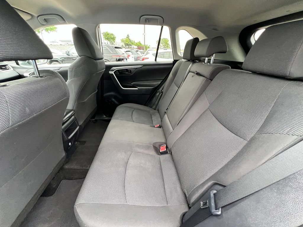 Used 2020 Toyota RAV4 LE FWD image 20