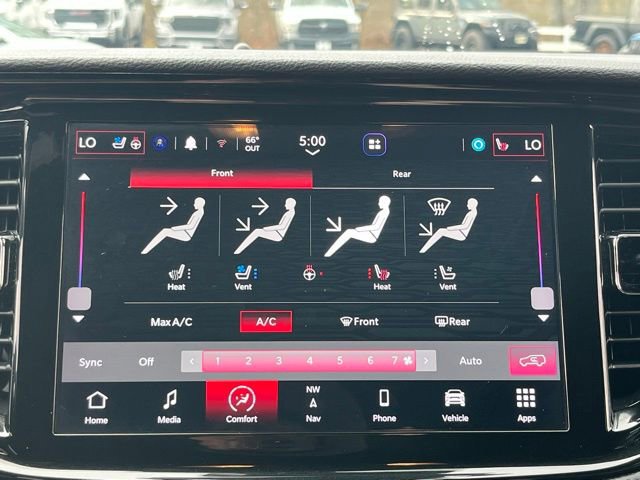 Used 2023 Dodge Durango GT image 35