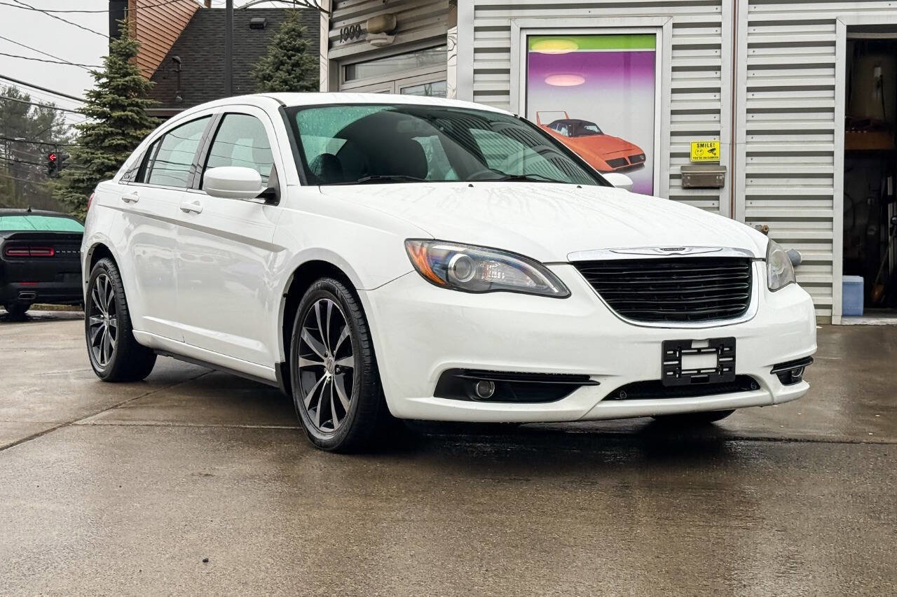 Used 2014 Chrysler 200 Touring w/ 200 S Group FWD image 1
