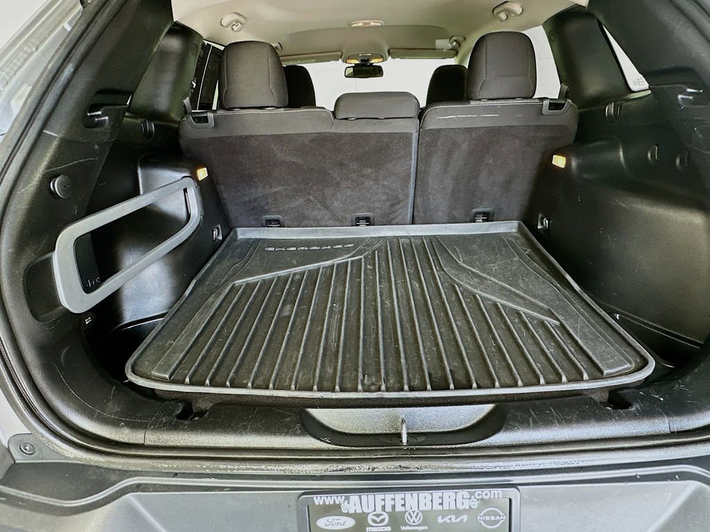 Used 2016 Jeep Cherokee Sport FWD image 24