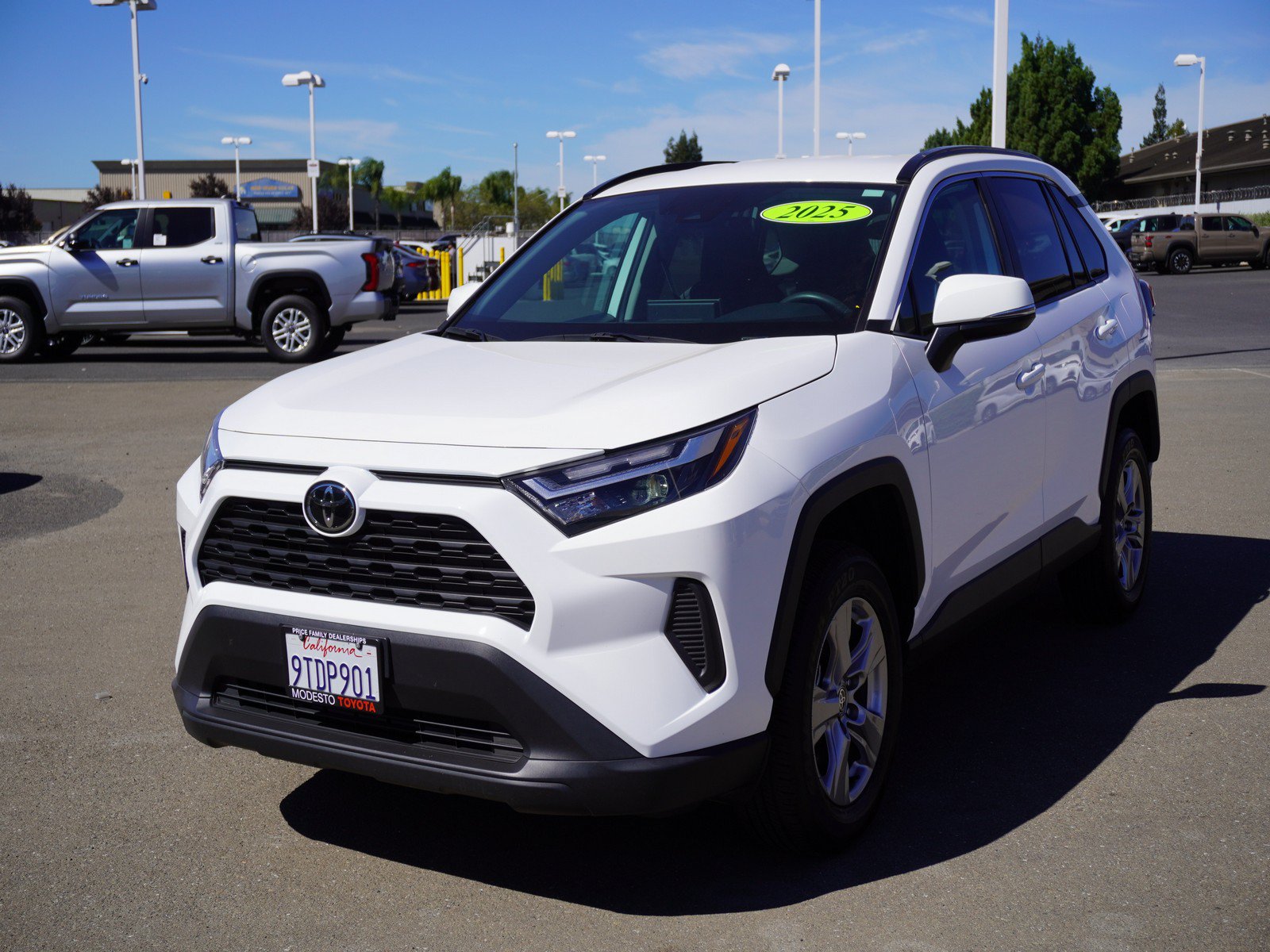 Used 2025 Toyota RAV4 XLE w/ Weather Package AWD/4WD image 7