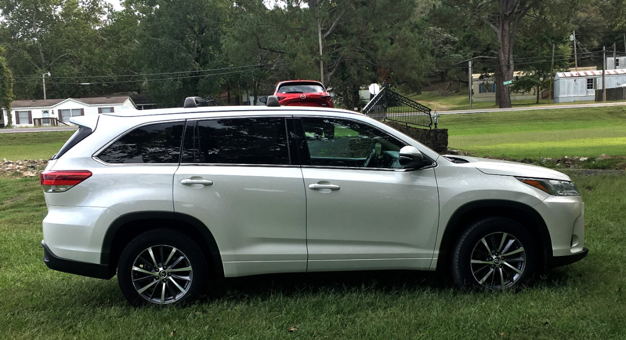 Used 2017 Toyota Highlander XLE image 7