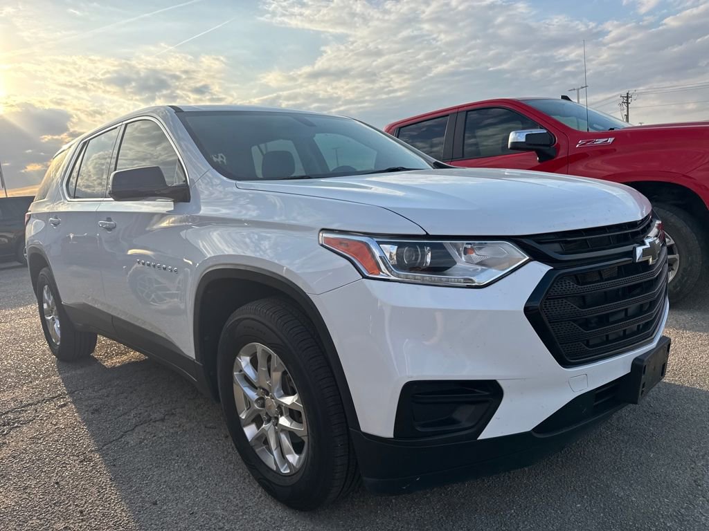 Used 2020 Chevrolet Traverse LS w/ LPO, Blackout Package image 3