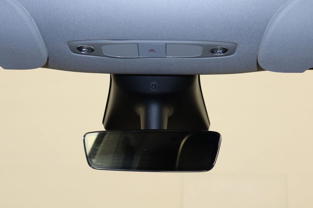 Used 2021 Tesla Model Y Long Range AWD/4WD image 17