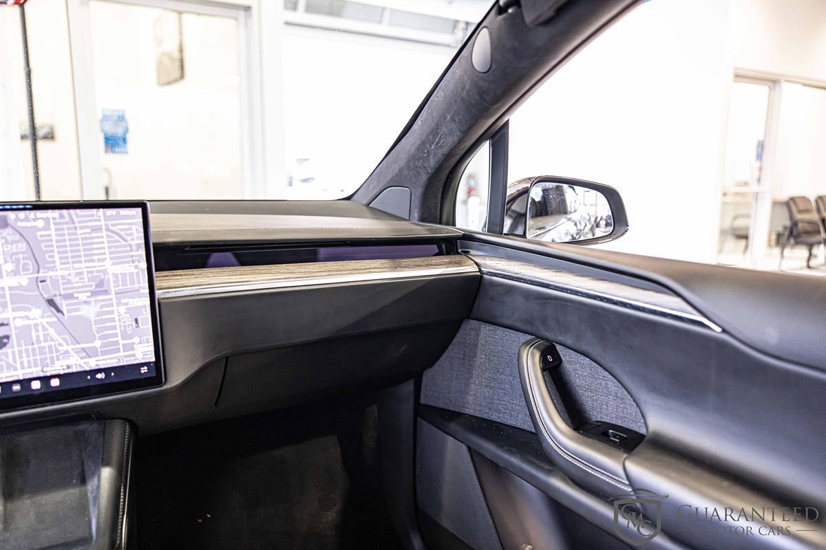 Used 2022 Tesla Model X image 34