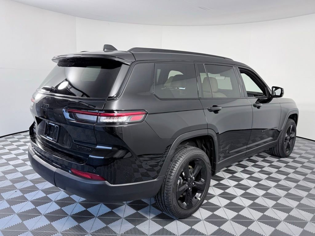 Used 2025 Jeep Grand Cherokee L Limited w/ Black Appearance Package image 6