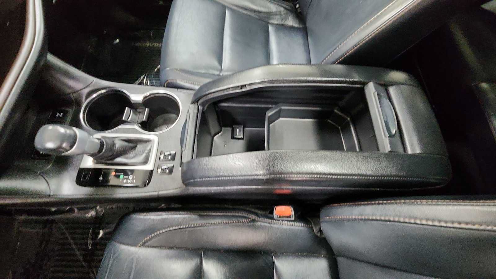 Used 2016 Toyota Highlander XLE AWD/4WD image 23