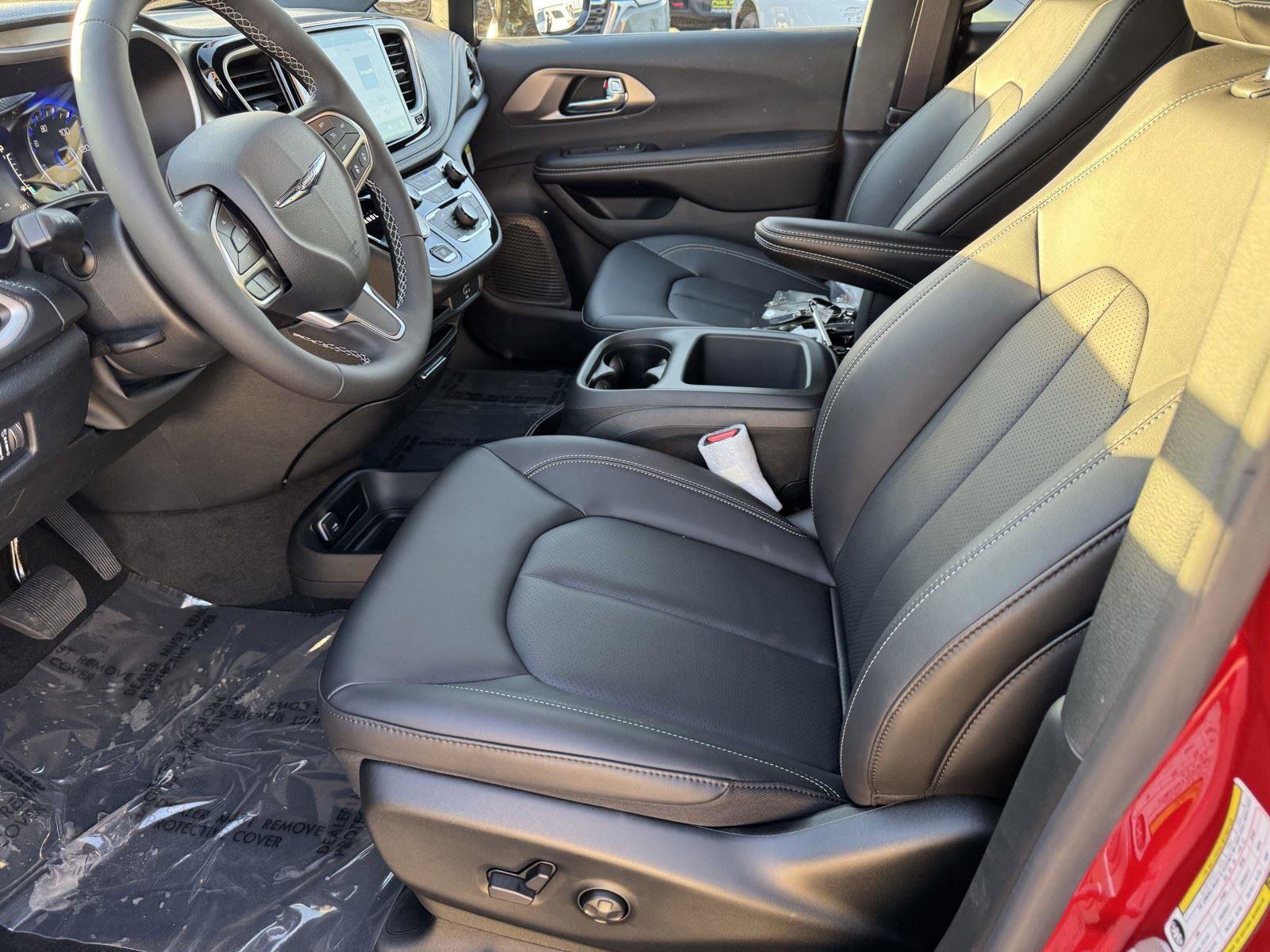New 2026 Chrysler Pacifica Select FWD image 10