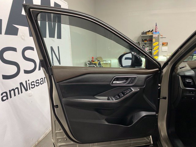 Used 2021 Nissan Rogue Platinum AWD/4WD image 9