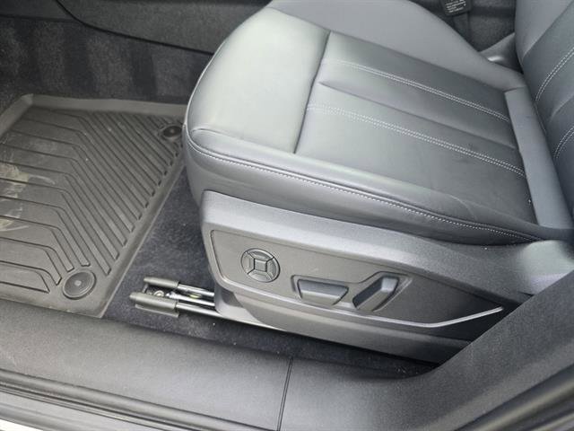 Used 2025 Audi Q5 Premium w/ Convenience Package image 21