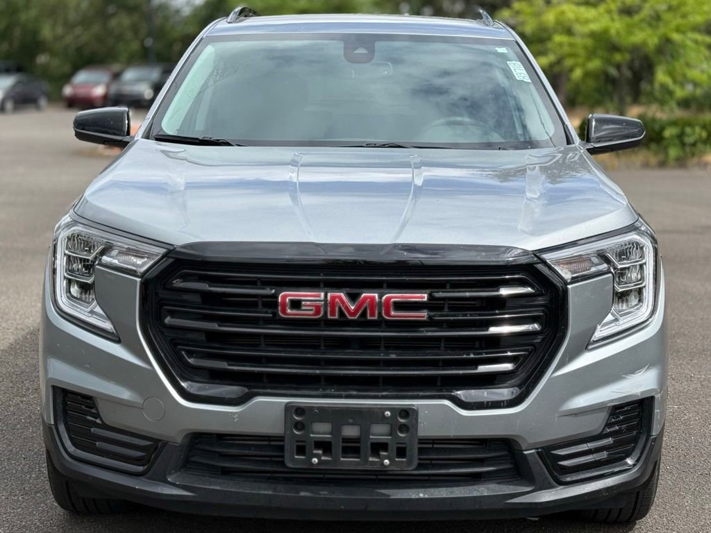 Used 2024 GMC Terrain SLE w/ Elevation Edition AWD/4WD image 8