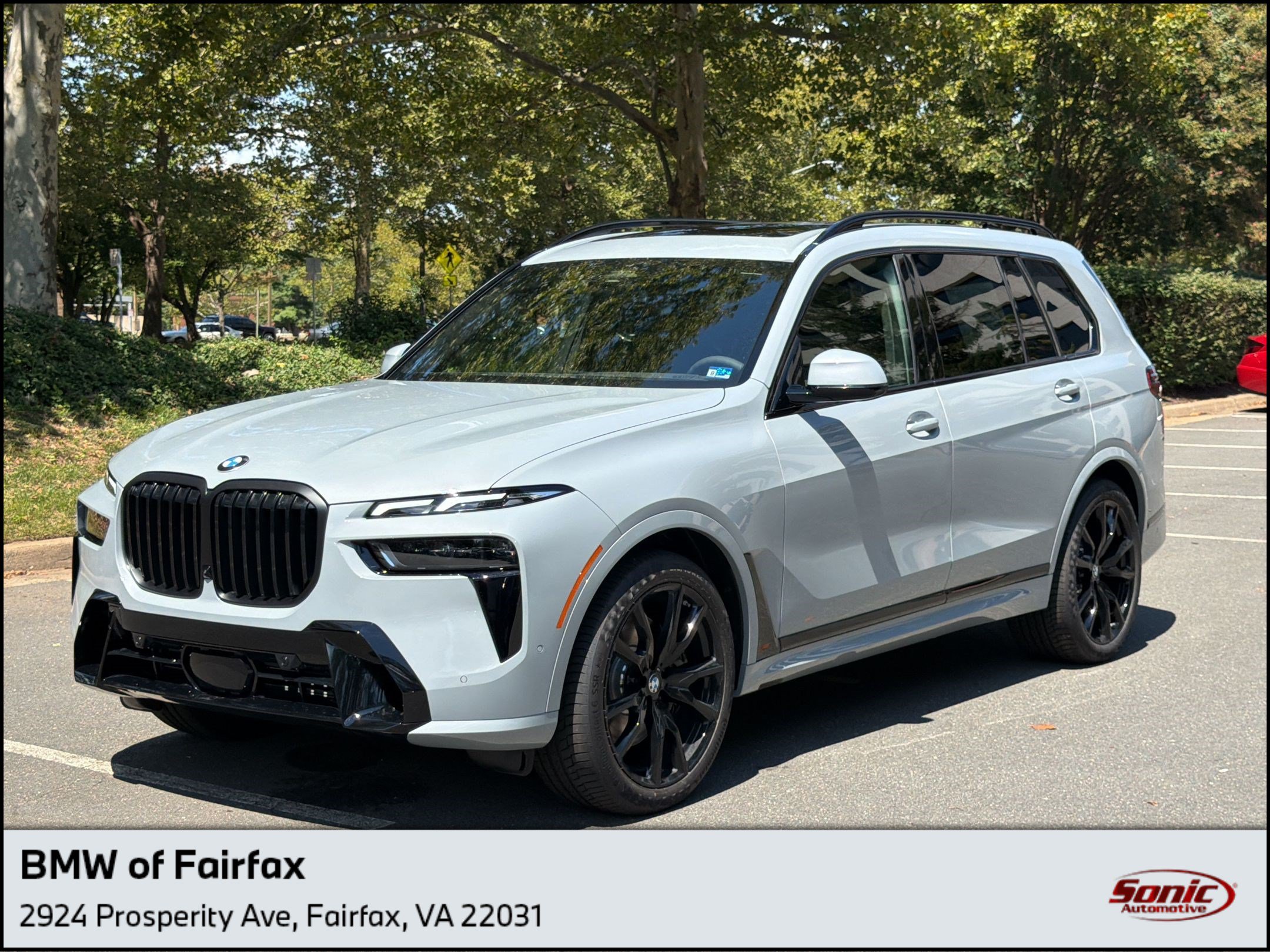 Used 2027 BMW X7 xDrive40i w/ M Sport Package AWD/4WD image 1