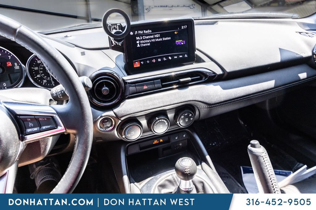 Used 2021 MAZDA MX-5 Miata Club RWD image 7