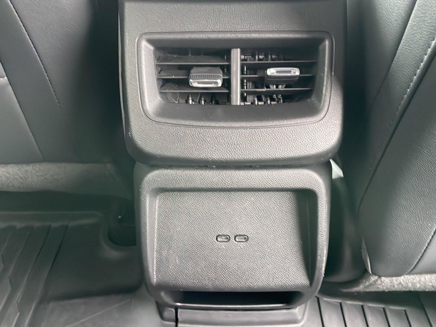 Used 2024 Chevrolet Equinox EV RS FWD image 28