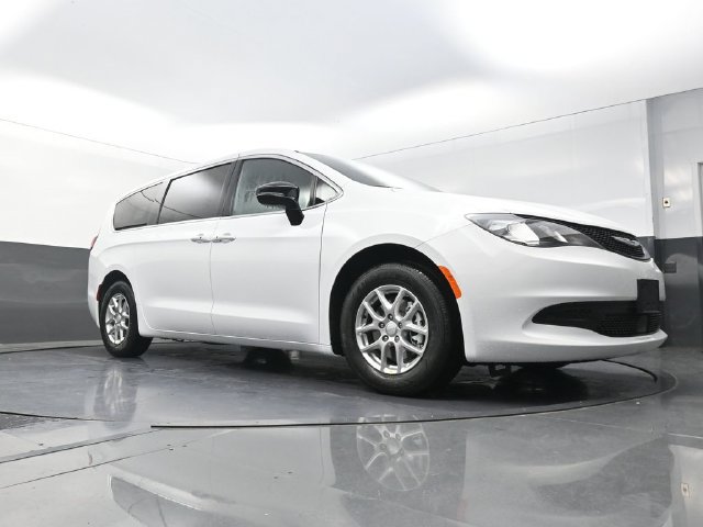 New 2027 Chrysler Pacifica LX FWD image 18