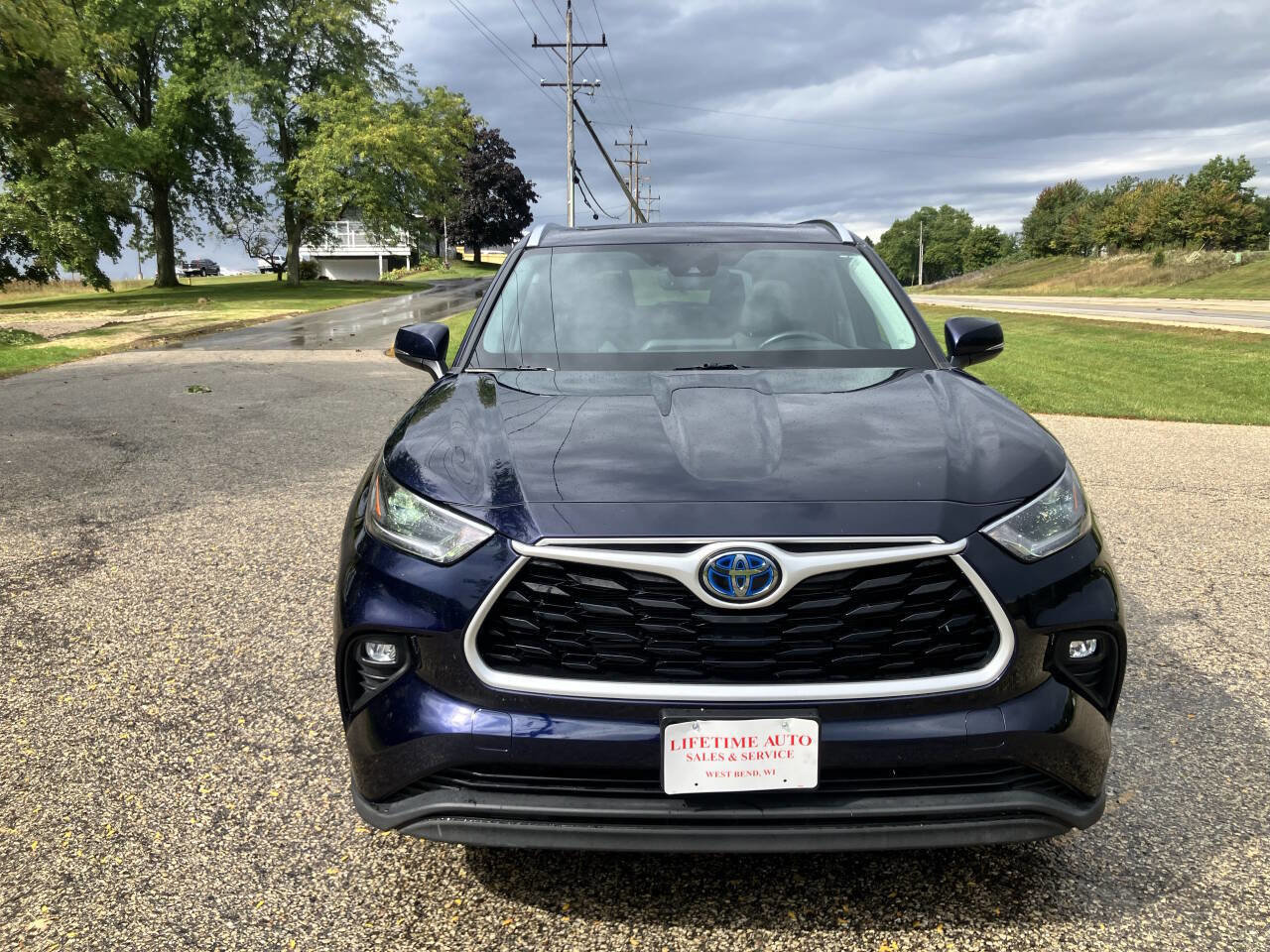 Used 2021 Toyota Highlander XLE image 8