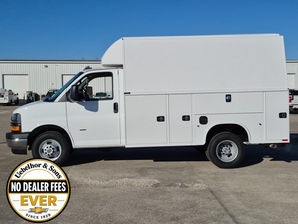 New 2025 Chevrolet Express 3500 w/ Power Convenience Package RWD image 4