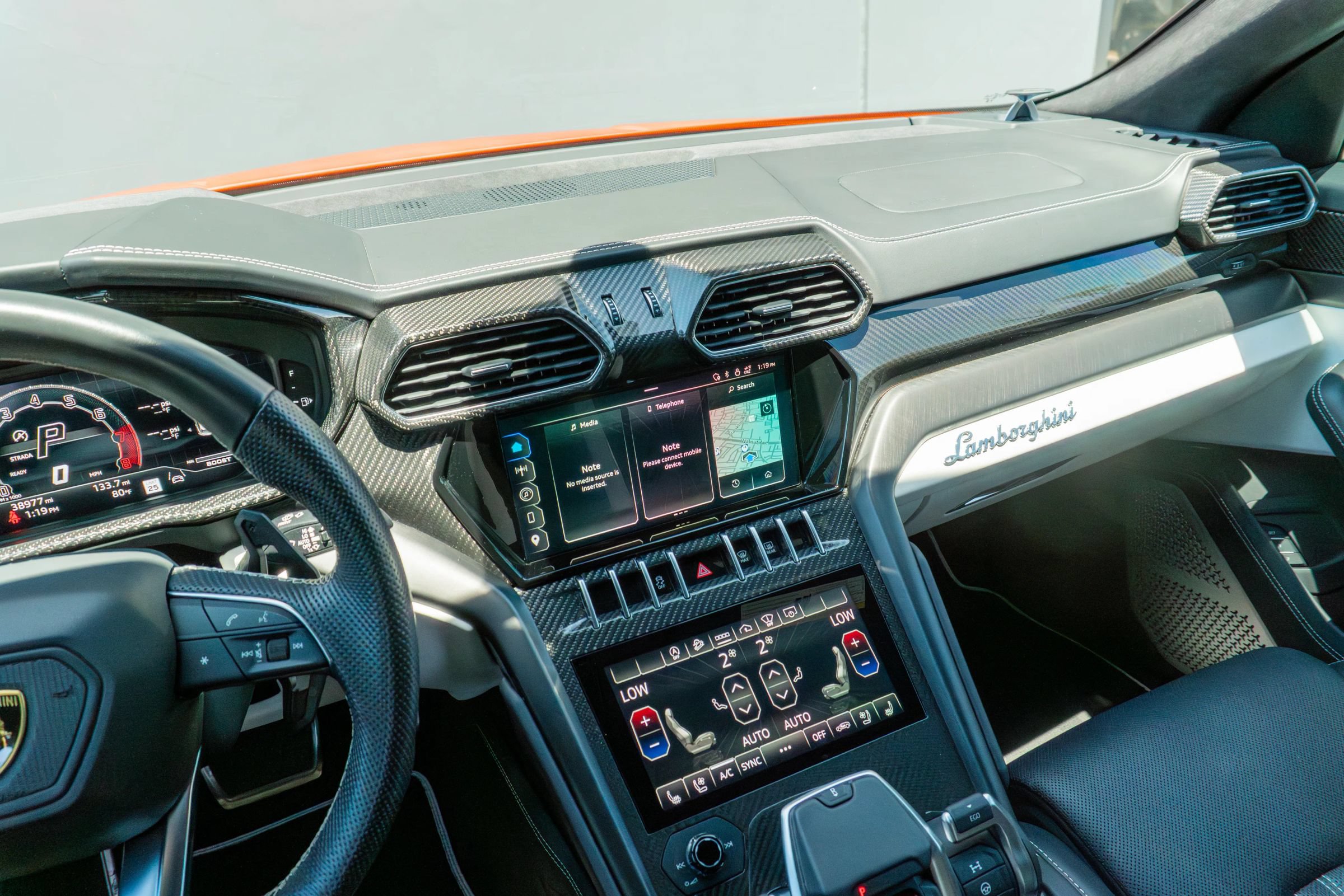 Used 2023 Lamborghini Urus S AWD/4WD image 65