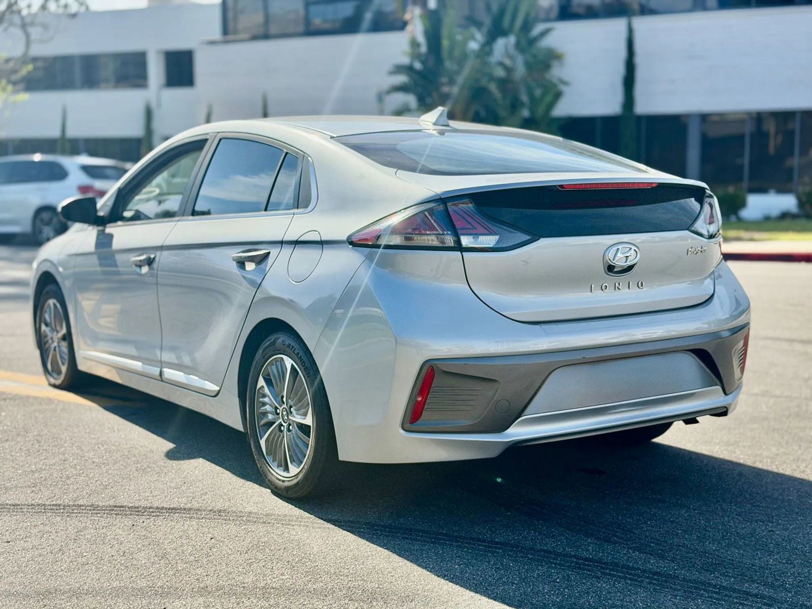 Used 2021 Hyundai Ioniq SEL image 9